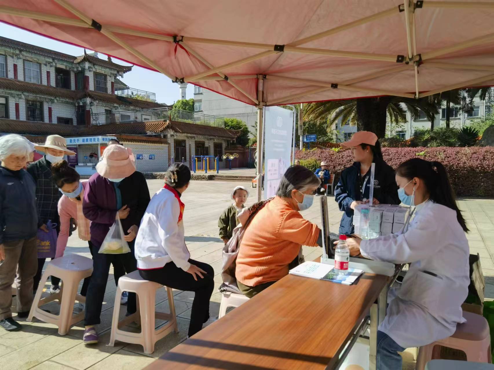 義診助民|我院開展昆船社區(qū)義診便民活動