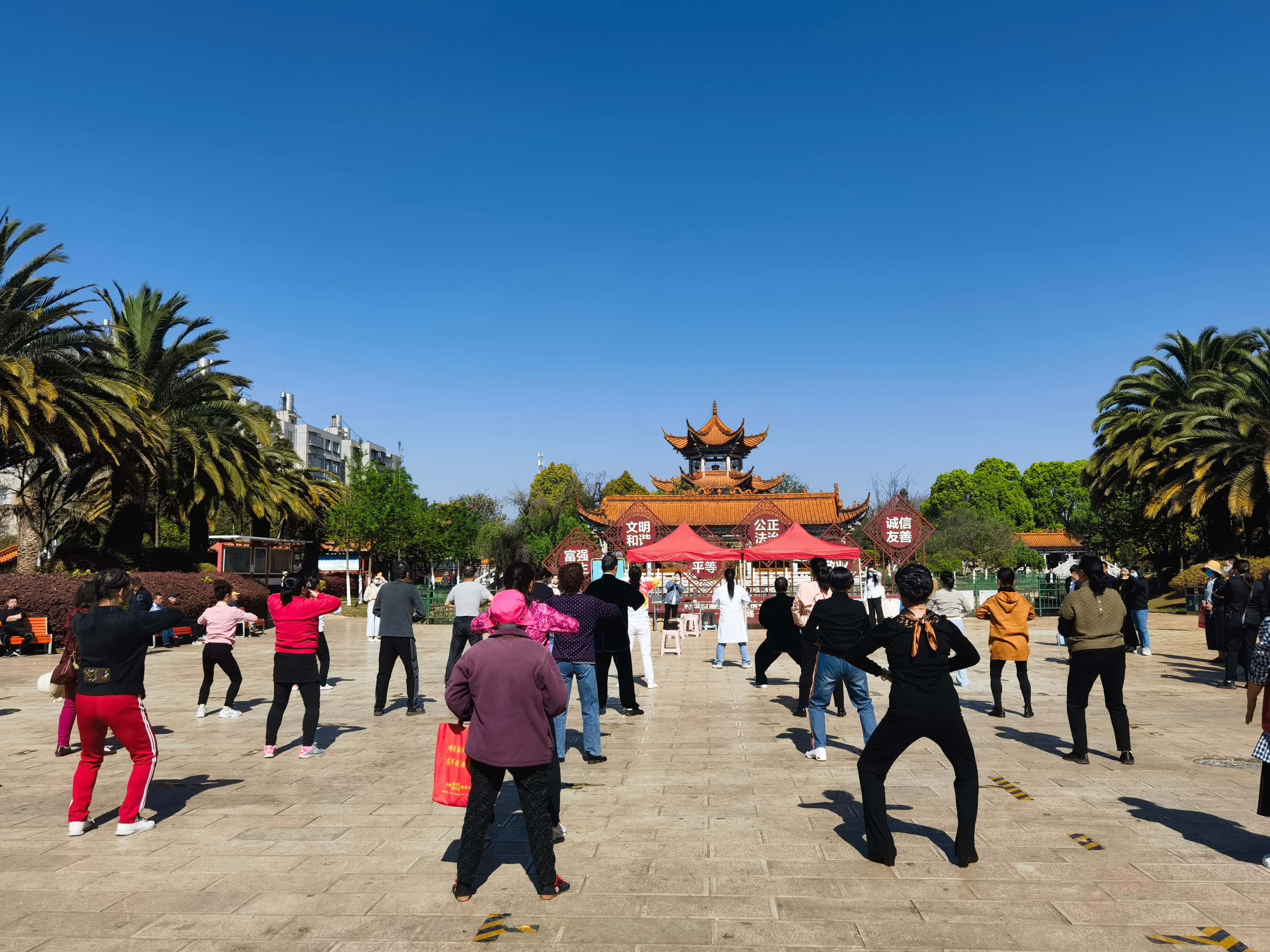 義診助民|我院開展昆船社區(qū)義診便民活動